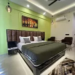 Luxuriesstay In Omaxe Hazratganj