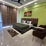 Luxuriesstay In Omaxe Hazratganj