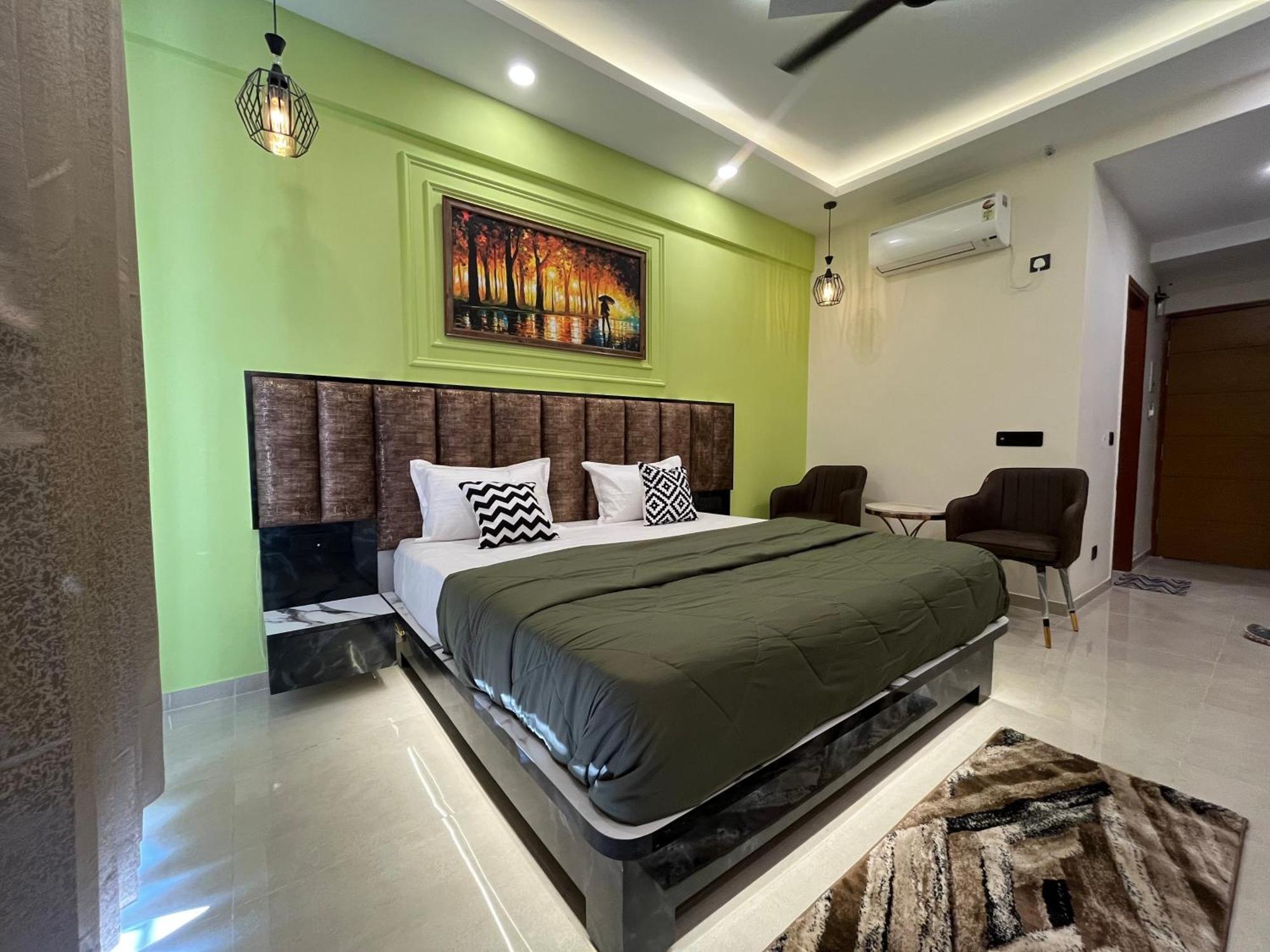 Luxuriesstay In Omaxe Hazratganj