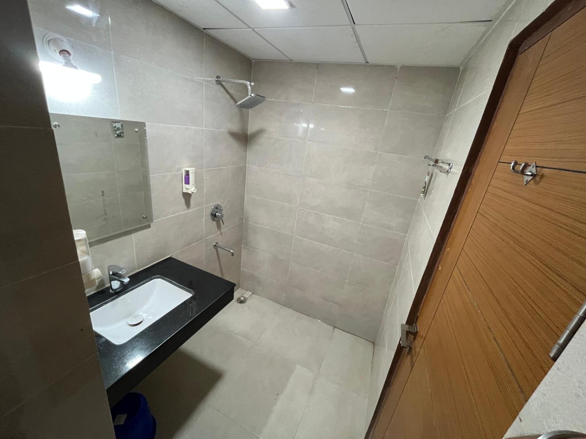 Luxuriesstay In Omaxe Hazratganj Apartment Lucknow
