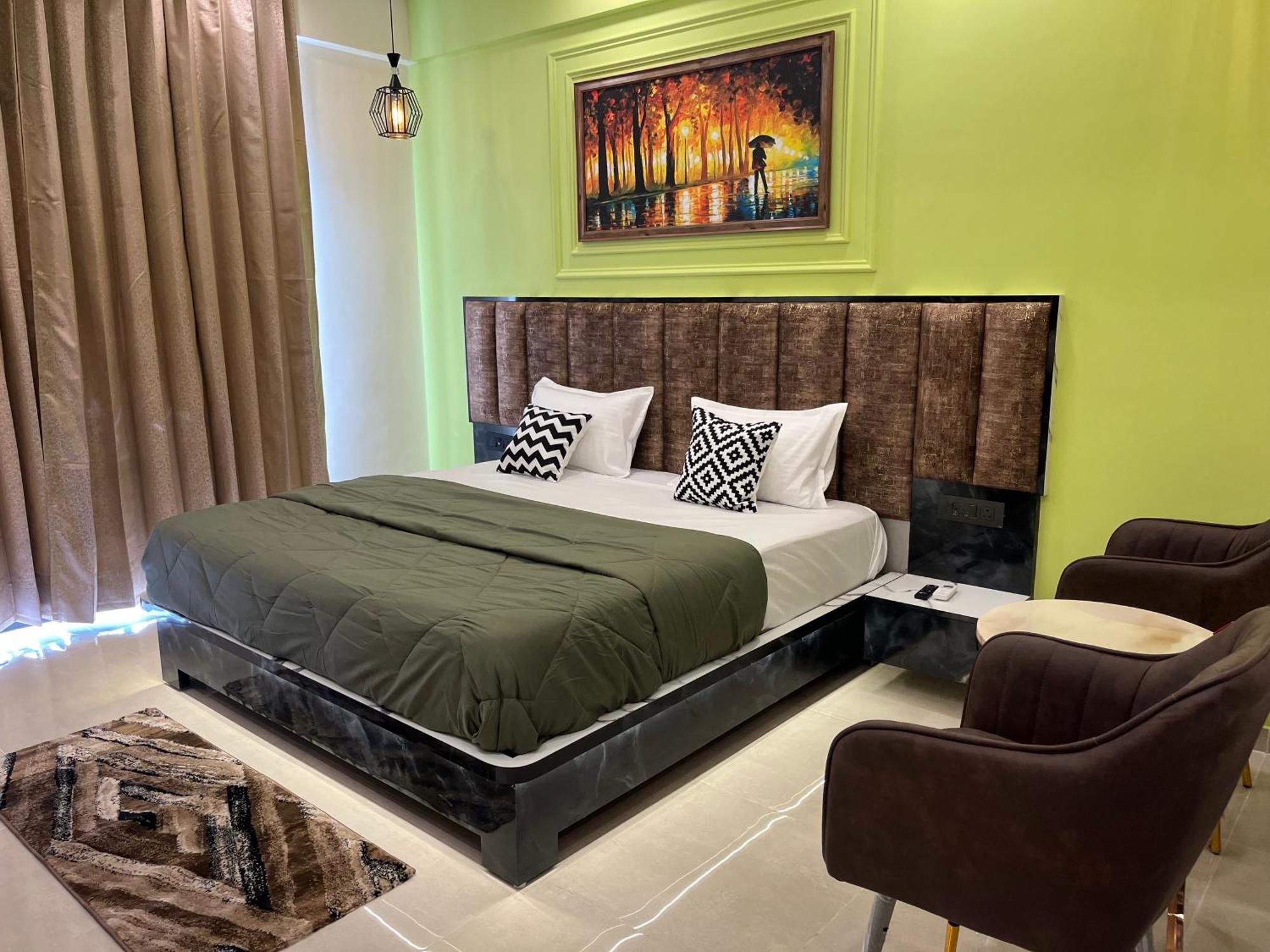 Luxuriesstay In Omaxe Hazratganj *
