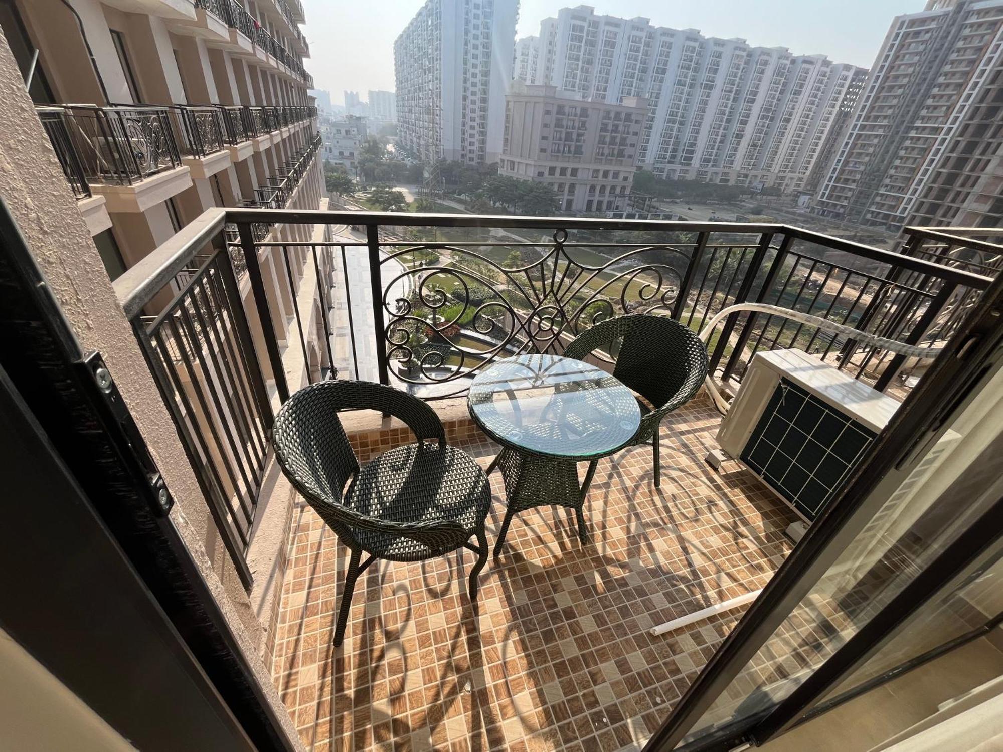 Luxuriesstay In Omaxe Hazratganj * Lucknow