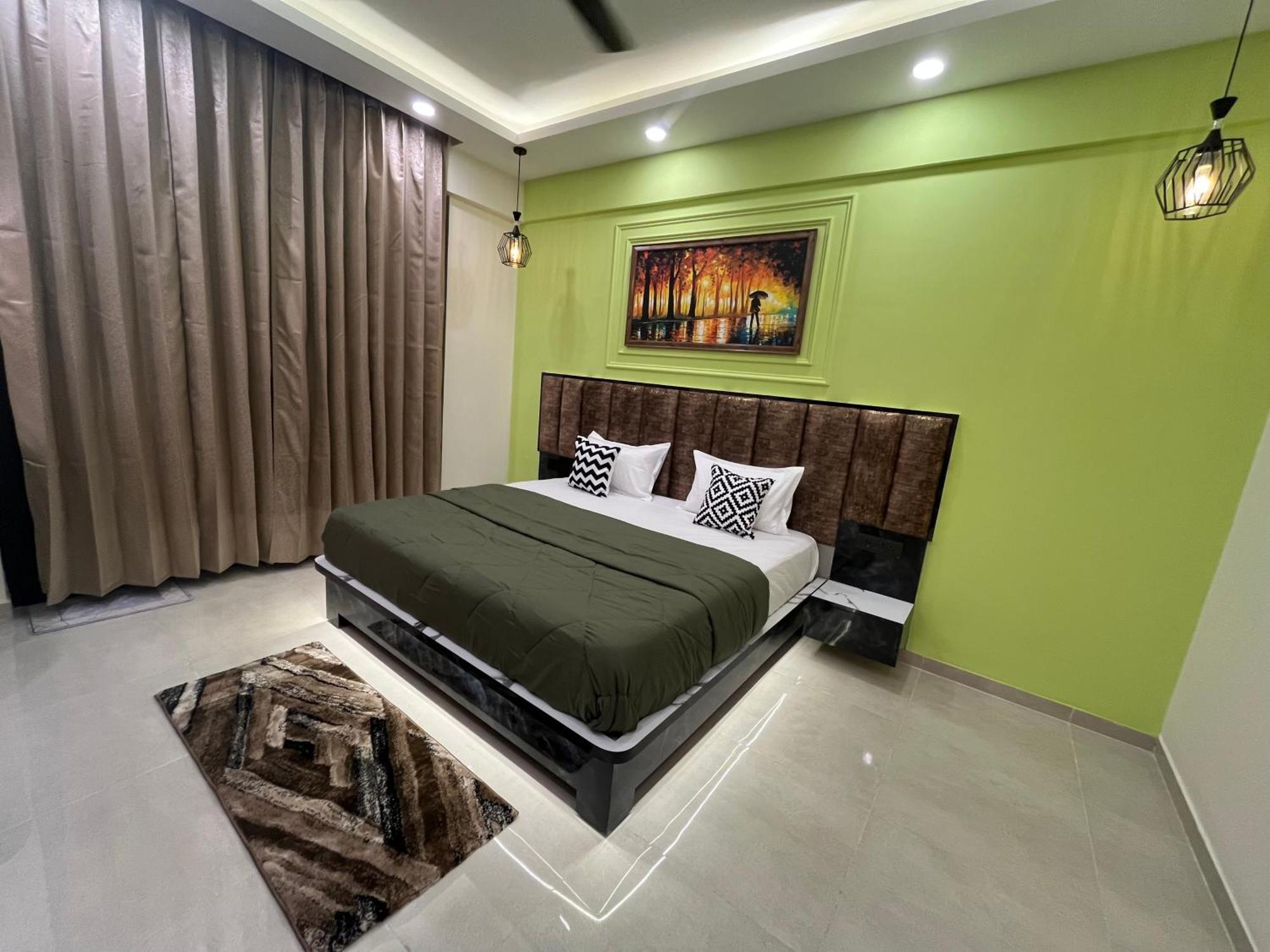 Apartment Luxuriesstay In Omaxe Hazratganj Lucknow